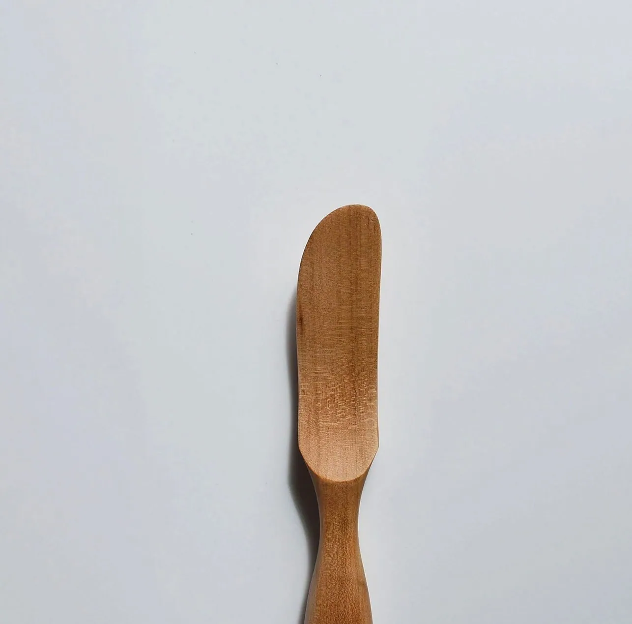 ナイフの刃先のアップ